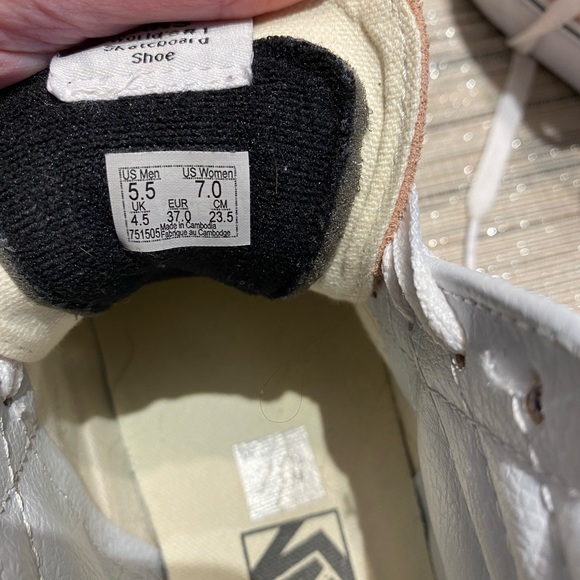 Vans high top sneakers - Picture 2 of 5